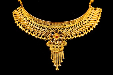 Kchinnadurai: View our entire collection of necklaces jewellery for women at our online store today.