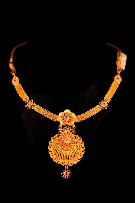 Kchinnadurai: View our entire collection of necklaces jewellery for women at our online store today.